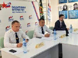 В ходе рабочего визита в Республику Бурятия начальник окружного управления Генпрокуратуры России Андрей Мондохонов провел личный приём участников специальной военной операции и членов их семей